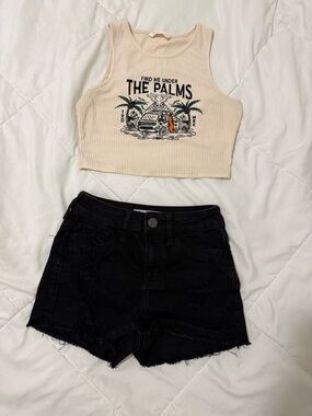Beige Ribbed Crop Tank "The Palms" With Raw Hem Black Denim Shorts